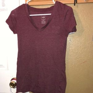 Burgundy boyfriend t-shirt v-neck